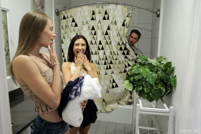 Hai đứa người yêu cùng cha khác má lắm trò