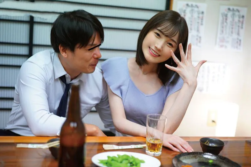 Bà xã xin ông xã đi họp lớp rồi mất liên lạc sau khi tình cũ đưa vào khách sạn